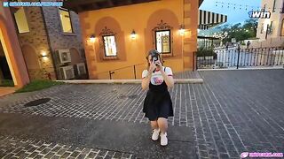 A cute stranger from Italy with pepperoni Aueti