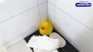 Step mom caught her stepson jerking off in the bathtub