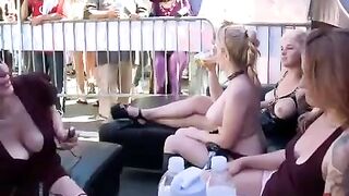 A blowjob can be done right on the street