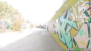 A pick-up guy fucked babe on the street publically