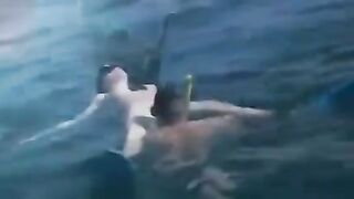 Two aqua-technicians fucked at the bottom of the sea