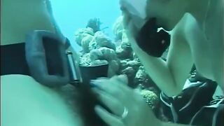 Fella has sex with a girl with a hairy cunny under the water