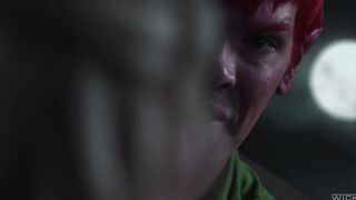 The pretty girl Keira Nicole fucked on the bed by a young man