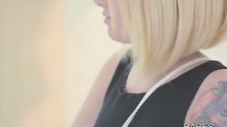 Tattooed teen enjoys solo masturbation in the morning