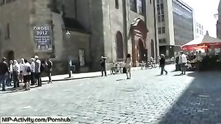 I showed my pussy to all the people passing by on the street
