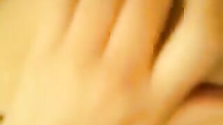 A beautiful girl played with her pussy and made a juicy cumshots