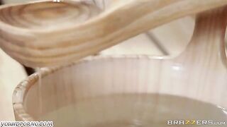 A man offered a woman to fuck in sauna, and the woman agreed