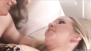 A mature woman has a lesbian sex with her young girlfriend