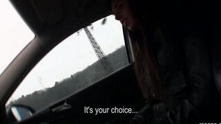 A cunning taxi driver offered a passenger to engage in oral play in the car