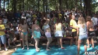 Fun in the forest with a young girl to enjoy