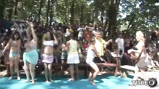 Fun in the forest with a young girl to enjoy