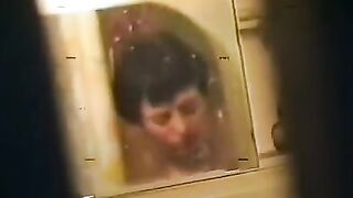 A drunk woman was washed and had sex with a soldier in the bath