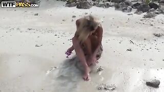 Beach sex of a Russian couple with a passionate finish