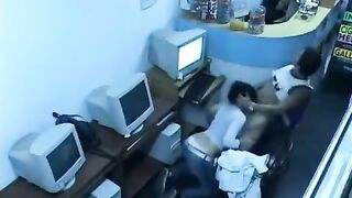 A girl was caught having sex in a webcam in the Internet cafe