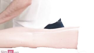 Masseur with a handsome face seduced his client Sweetie