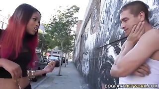 Mulatochka Nicole Apples teaches the basics of sex machine