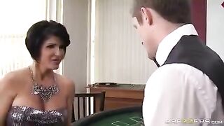 The woman lost her mouth and pussy while playing cards for money