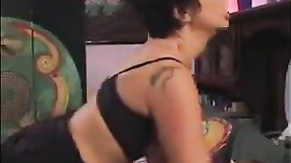 The girl is fucked by her teacher in a steamy classroom encounter
