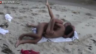 A real beachside shot with a hidden camera, that's so exciting!