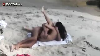 A real beachside shot with a hidden camera, that's so exciting!