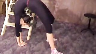 A beautiful gymnast gets her pussy stretched in an intense session