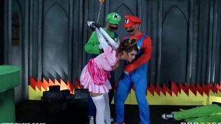 The sexy girl showed her sexual skills to her boyfriend in a steamy performance