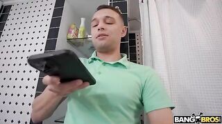 A stepson saw his hot stepmom in the kitchen