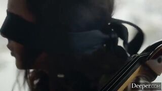 Sex with a boss on the office table accelerates