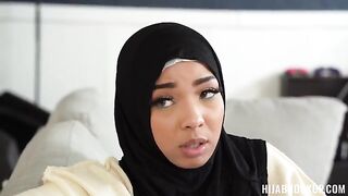 A girl lost her phone and then she had sex with a guy she met