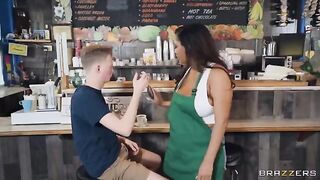 Big tits barista is a master of combining work and sex