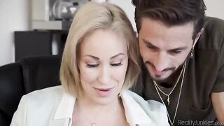 Overworked and needing sex, the girl is fucking in the office with her boss