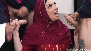 Culture for the masses: a girl is fucked by a crowd of men