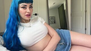 A big-breasted stepsister is irresistible, especially with Jewelz Blu around