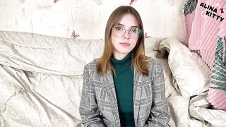 Hypnosis with boobs, learning rules has never been so easy. A young student's first encounter with a hypnotist who has a pair of huge boobs turns out to be the most memorable one. What starts as a regular session soon becomes a passionate and intimate exp
