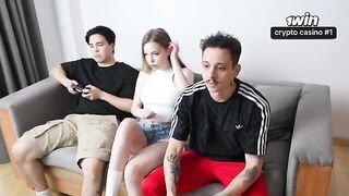 The team is assembled, it's time to work on her orgasm! (HD)