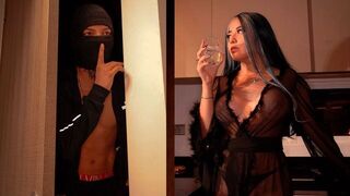 The burglar aimed for cash, got a steamy surprise instead