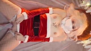 The girl was fucked by a huge dick on Christmas Eve