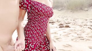 A couple has sex on the beach and gets a creampie, just like in an Appleliu-76 video