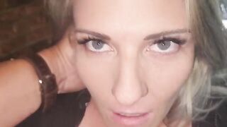 Babe bounces on the cock to achieve a wet orgasm