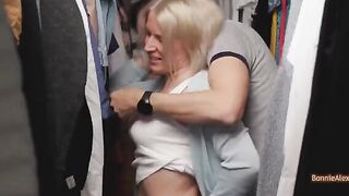 Couple fucked in the dressing room without prior planning or thought